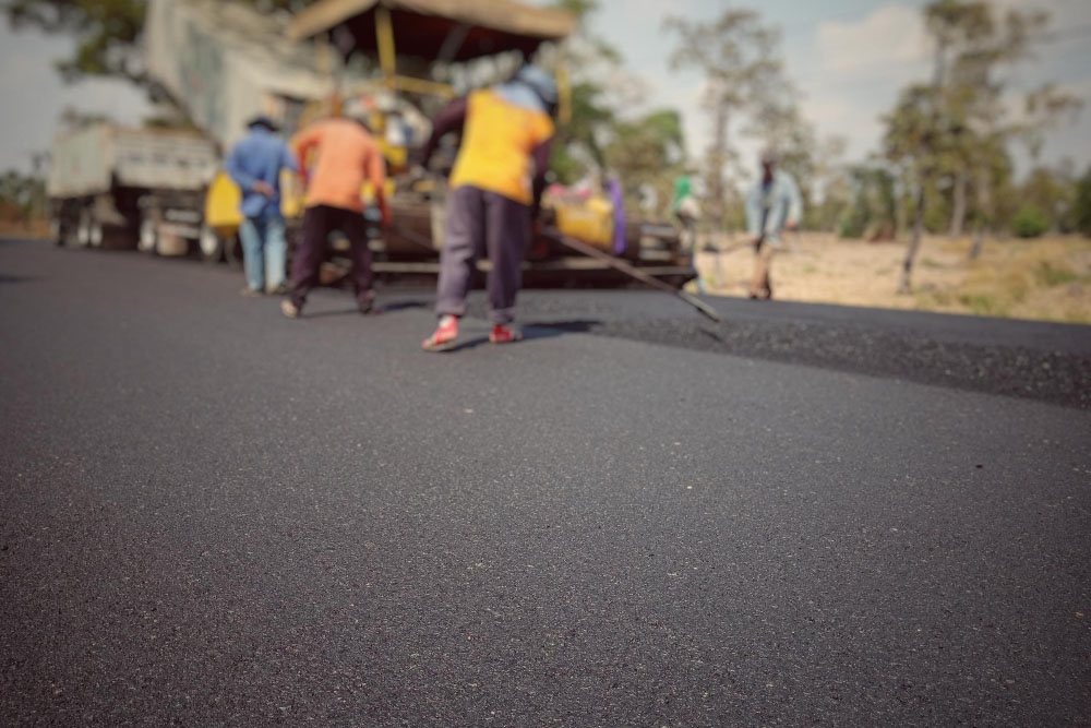 Asphalt Milling vs Resurfacing vs Sealcoating