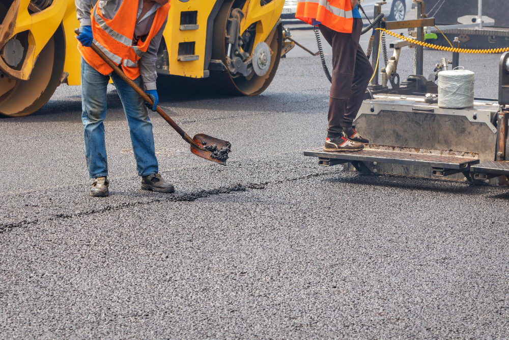 Best Practices in Asphalt Paving & Sealcoating