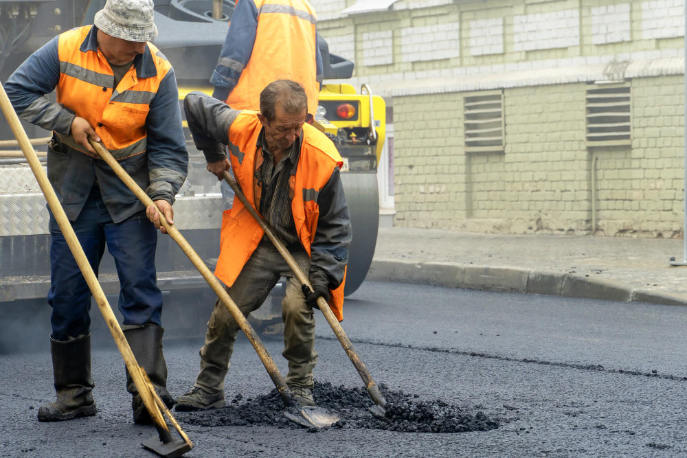 Top Advantages of Working with Professional Asphalt Contractors