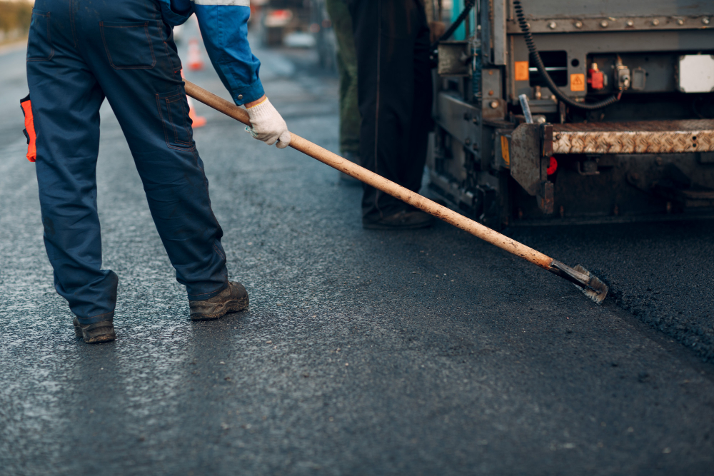 What Are the Principles of Asphalt Sealcoating?