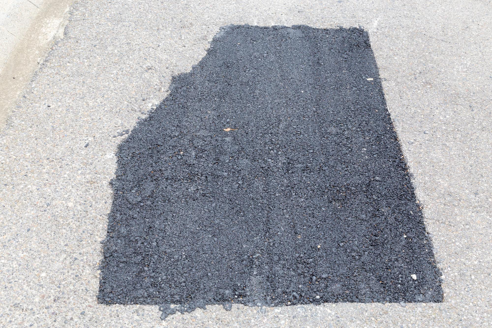 Understanding Cold Patch Asphalt and Its Benefits for Sealcoating